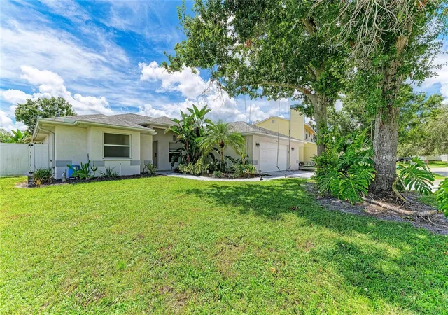 Photo 1 of Single family home for sale at 4173 Parry Dr, Sarasota, FL 34241 | MLS# A4708976 | Listing updated on 2026-10-09