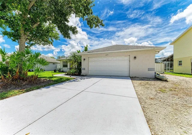 Photo 3 of Single family home for sale at 4173 Parry Dr, Sarasota, FL 34241 | MLS# A4708976 | Listing updated on 2026-10-09