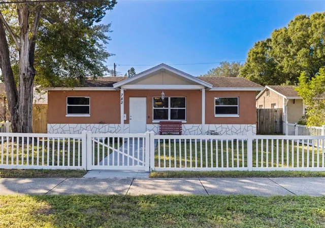 Photo 1 of Single family home for sale at 782 62nd Avenue N, Saint Petersburg, FL 33702 | MLS# TB8556380 | Listing updated on 2026-10-21