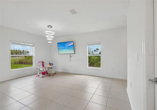 Photo 4 of Single family home for sale at 5605 Gingham Dr, Kissimmee, FL 34758 | MLS# TB8556381 | Listing updated on 2026-10-09