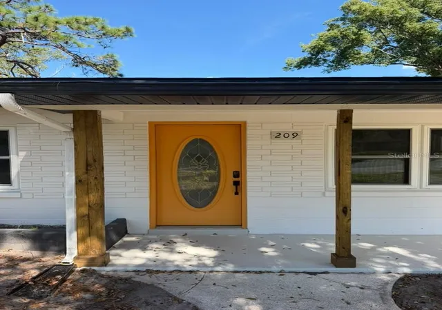 Photo 1 of Single family home for sale at 209 Plz Oval, Casselberry, FL 32707 | MLS# S5159171 | Listing updated on 2026-10-09