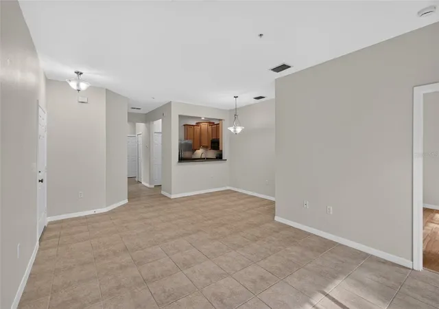 Listing Photo 5 - Condo for sale in building located at 3707 Parkridge Cir, SARASOTA, FL 34243 - Unit #7-106