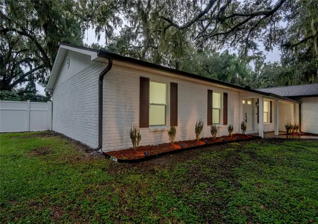 Photo 2 of Single family home for sale at 611 Rooks Rd, Seffner, FL 33584 | MLS# TB8556388 | Listing updated on 2026-10-10