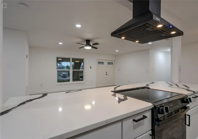 Photo 4 of Single family home for sale at 611 Rooks Rd, Seffner, FL 33584 | MLS# TB8556388 | Listing updated on 2026-10-10