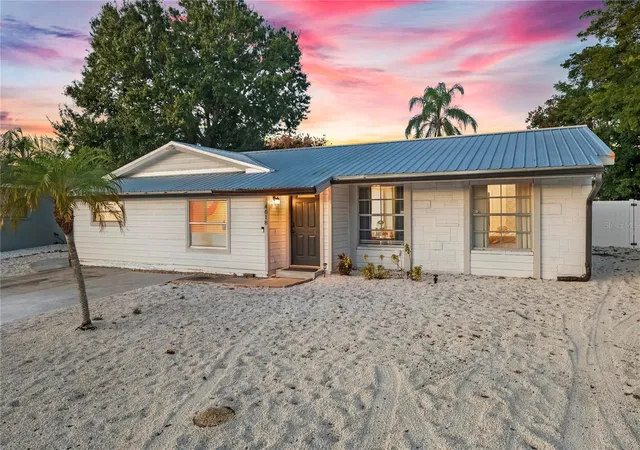 Single family home for sale at 4018 Sandpointe Dr, BRADENTON, FL 34205 | MLS# A4708984