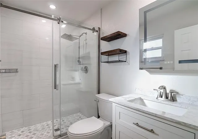 Photo 4 of Single family home for sale at 607 Breezeway Ct, Brandon, FL 33511 | MLS# TB8556405 | Listing updated on 2026-10-23
