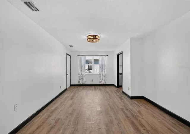 Photo 3 of Single family home for sale at 119 Bigelow Dr, Edgewater, FL 32132 | MLS# V4951725 | Listing updated on 2026-10-09