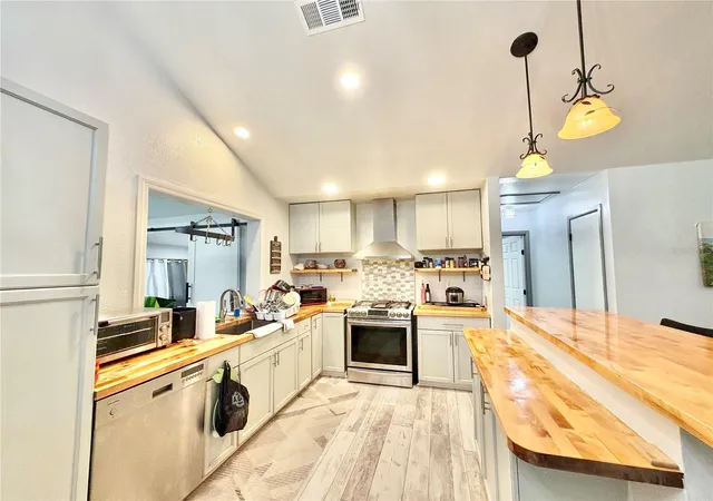Photo 3 of Single family home for sale at 2535 Nw 49th Place, Gainesville, FL 32605 | MLS# GC544062 | Listing updated on 2026-10-09