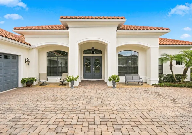 Photo 2 of Single family home for sale at 17314 San Aringo Pl, Lutz, FL 33548 | MLS# TB8556414 | Listing updated on 2026-10-16