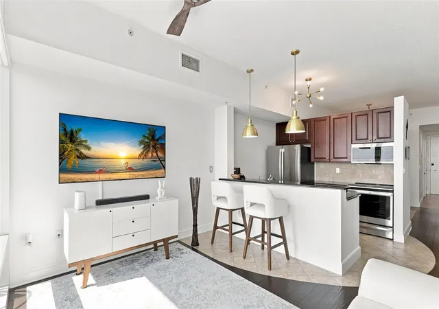 Photo 3 of Condo for sale at 101 S Eola Dr #905, Orlando, FL 32801 | MLS# TB8556415 | Listing updated on 2026-10-26