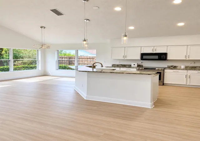 Photo 4 of Single family home for sale at 2141 Falkner Rd, Maitland, FL 32751 | MLS# S5159176 | Listing updated on 2026-10-09