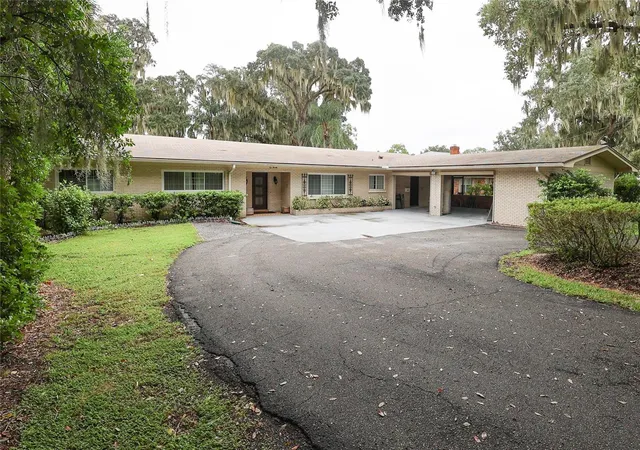 Single family home for sale at 1020 W Lake Hamilton Dr, WINTER HAVEN, FL 33881 | MLS# P4940113