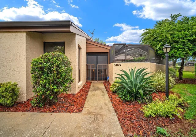 Photo 2 of Townhouse for sale at 5019 Umber Way S, Tampa, FL 33624 | MLS# TB8556432 | Listing updated on 2026-10-10