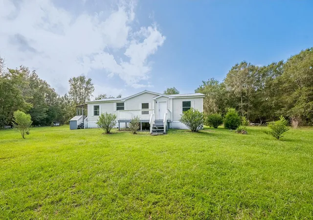 Photo 3 of Manufactured home for sale at 3583 Nw 216th Street, Lawtey, FL 32058 | MLS# GC544065 | Listing updated on 2026-10-10