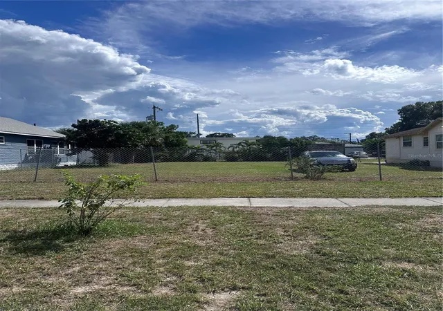 Photo 3 of Single family home for sale at 1234 13th Avenue S, Saint Petersburg, FL 33705 | MLS# TB8556437 | Listing updated on 2026-10-10