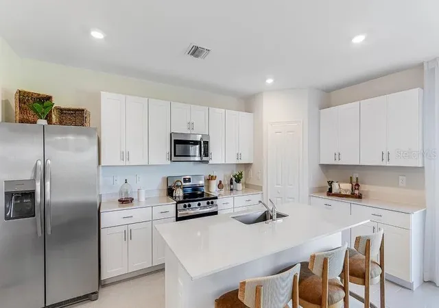 Photo 4 of Single family home for sale at 18137 Mellon St, Parrish, FL 34219 | MLS# A4709001 | Listing updated on 2026-10-17