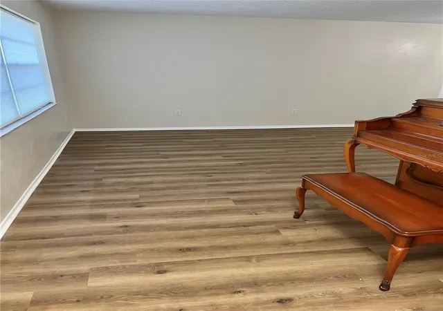 Photo 4 of Single family home for sale at 2080 Sun Tree Cir N, Clearwater, FL 33763 | MLS# TB8556452 | Listing updated on 2026-10-13
