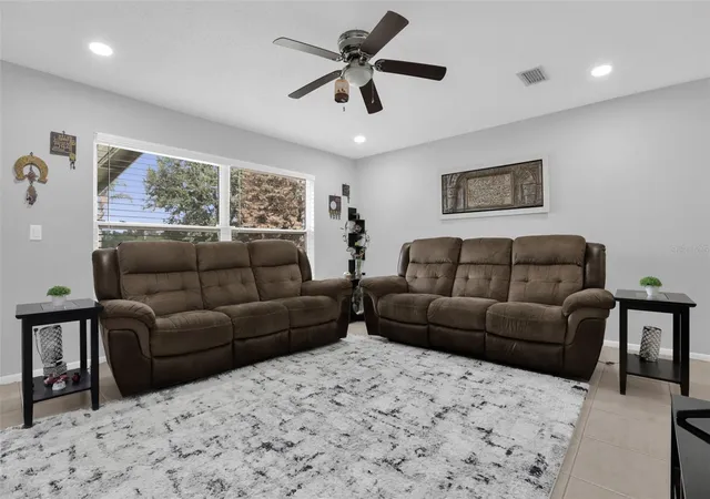 Photo 3 of Single family home for sale at 14 Apple Hl Holw, Casselberry, FL 32707 | MLS# O6448584 | Listing updated on 2026-10-09