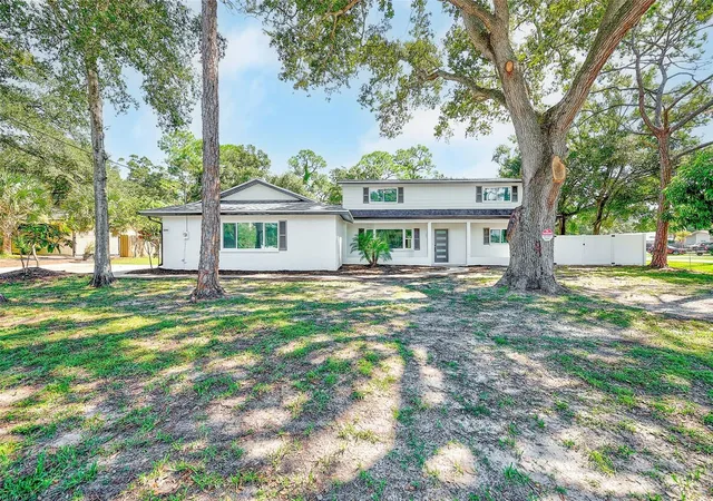 Photo 3 of Single family home for sale at 1595 Oak Ln, Clearwater, FL 33764 | MLS# TB8556461 | Listing updated on 2026-10-17