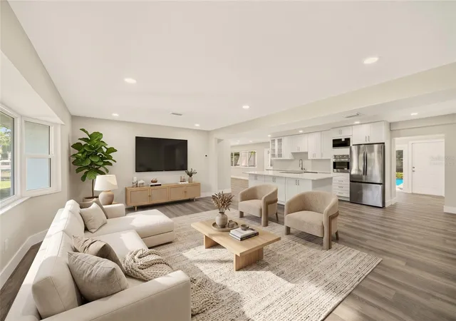 Photo 4 of Single family home for sale at 1595 Oak Ln, Clearwater, FL 33764 | MLS# TB8556461 | Listing updated on 2026-10-17