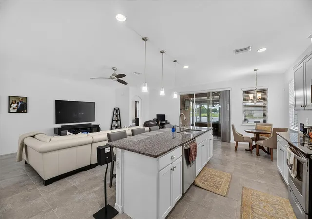 Photo 4 of Single family home for sale at 10619 Scenic Holw Dr, Riverview, FL 33578 | MLS# TB8556471 | Listing updated on 2026-10-09