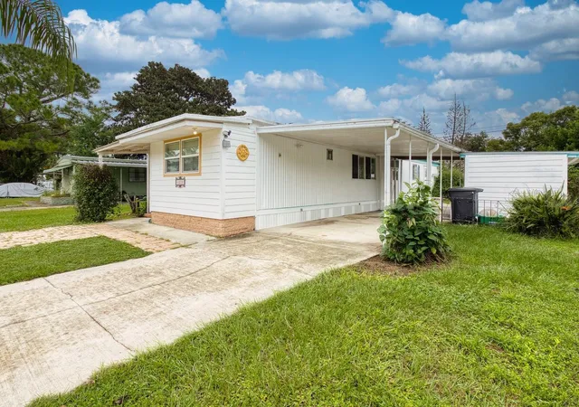 Photo 3 of Manufactured home for sale at 5209 Frederick Ave, Port Orange, FL 32127 | MLS# NS1089454 | Listing updated on 2026-10-10