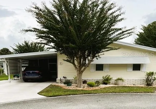 Manufactured home for sale at 122 Tamarisk Way, LEESBURG, FL 34748 | MLS# G5118859