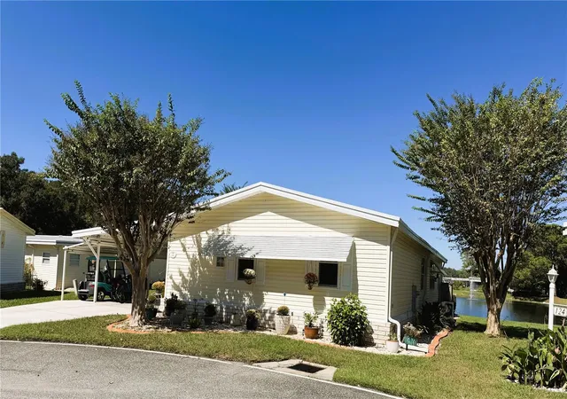 Photo 3 of Manufactured home for sale at 122 Tamarisk Way, Leesburg, FL 34748 | MLS# G5118859 | Listing updated on 2026-10-22