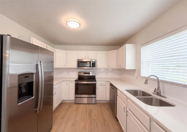 Photo 1 of Single family home for sale at 1331 30th Avenue E, Bradenton, FL 34208 | MLS# O6448592 | Listing updated on 2026-10-09