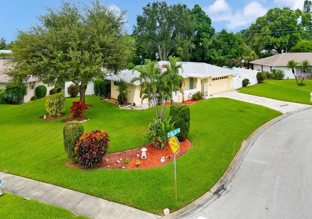Photo 1 of Single family home for sale at 6806 21st Avenue Ter W, Bradenton, FL 34209 | MLS# A4709013 | Listing updated on 2026-10-11