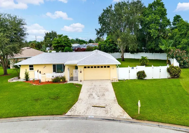 Photo 2 of Single family home for sale at 6806 21st Avenue Ter W, Bradenton, FL 34209 | MLS# A4709013 | Listing updated on 2026-10-11
