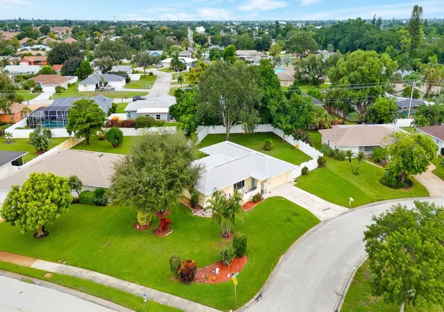Photo 3 of Single family home for sale at 6806 21st Avenue Ter W, Bradenton, FL 34209 | MLS# A4709013 | Listing updated on 2026-10-11