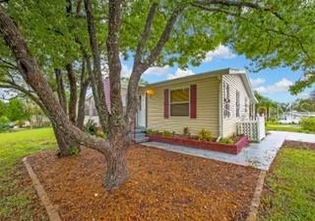 Photo 1 of Manufactured home for sale at 15141 Rialto Ave, Brooksville, FL 34613 | MLS# W7890214 | Listing updated on 2026-10-09