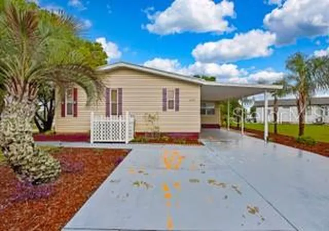 Photo 2 of Manufactured home for sale at 15141 Rialto Ave, Brooksville, FL 34613 | MLS# W7890214 | Listing updated on 2026-10-09