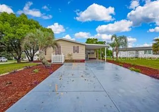 Photo 4 of Manufactured home for sale at 15141 Rialto Ave, Brooksville, FL 34613 | MLS# W7890214 | Listing updated on 2026-10-09