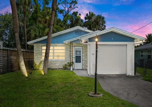 Photo 2 of Single family home for sale at 211 Fox Pl, Port Orange, FL 32127 | MLS# O6448597 | Listing updated on 2026-10-09
