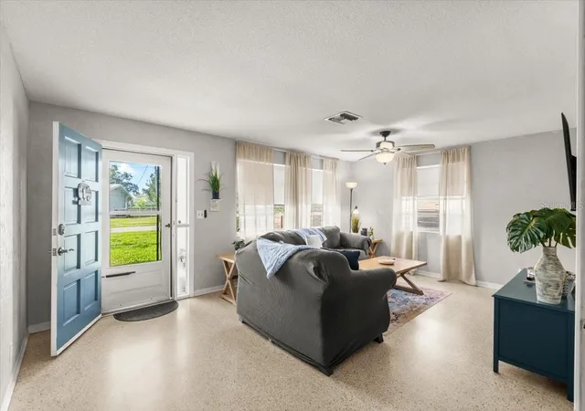 Photo 4 of Single family home for sale at 211 Fox Pl, Port Orange, FL 32127 | MLS# O6448597 | Listing updated on 2026-10-09