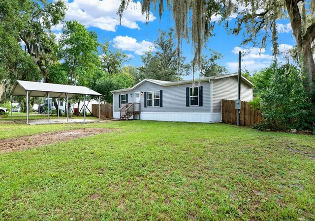 Photo 2 of Manufactured home for sale at 2829 N Lakefront Dr, Hernando, FL 34442 | MLS# TB8556503 | Listing updated on 2026-10-10
