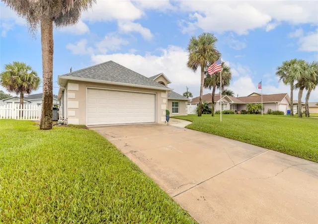 Photo 2 of Single family home for sale at 9 Sea Gull Dr, Ormond Beach, FL 32176 | MLS# NS1089455 | Listing updated on 2026-10-11