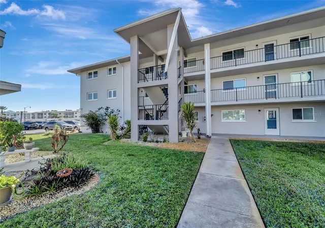 Condo for sale at 649 Tamiami Trl S #107, VENICE, FL 34285 | MLS# N6146131