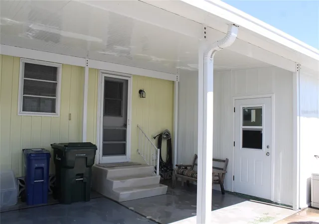 Photo 3 of Sale Pending at 218 Via Veneto, Venice, FL 34285 | MLS# N6146132 | Listing updated on 2026-10-16