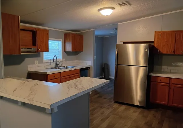 Photo 2 of Manufactured home for sale at 7715 Glen Meadow Dr, Lakeland, FL 33810 | MLS# B4902391 | Listing updated on 2026-10-09