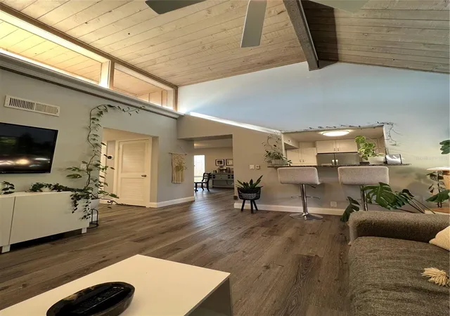 Listing Photo 4 - Condo for sale in building located at 269 Crown Oaks Wy, Longwood, FL 32779 - Unit #202