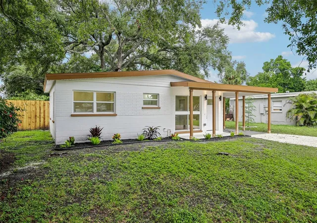 Single family home for sale at 334 E Cornelius Cir, SARASOTA, FL 34232 | MLS# A4709035