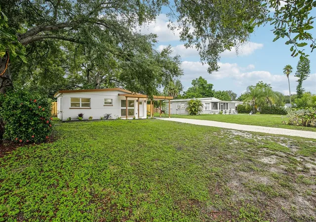 Photo 3 of Single family home for sale at 334 E Cornelius Cir, Sarasota, FL 34232 | MLS# A4709035 | Listing updated on 2026-10-09