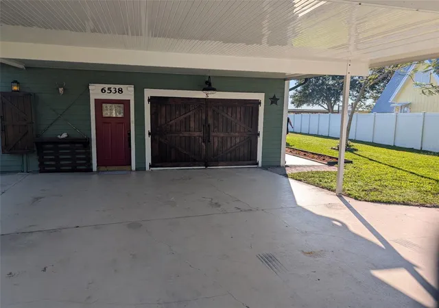Photo 3 of Single family home for sale at 6538 US Hwy 441 SE, Okeechobee, FL 34974 | MLS# O6448650 | Listing updated on 2026-10-17