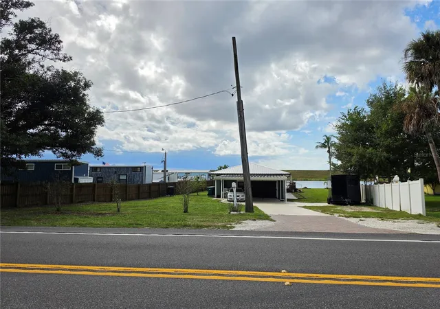 Photo 1 of Single family home for sale at 6538 US Hwy 441 SE, Okeechobee, FL 34974 | MLS# O6448650 | Listing updated on 2026-10-17