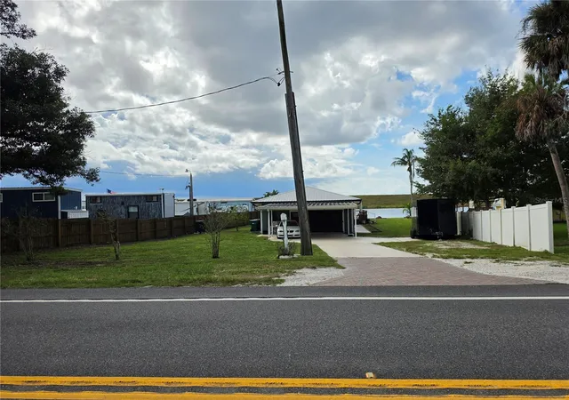 Photo 4 of Single family home for sale at 6538 US Hwy 441 SE, Okeechobee, FL 34974 | MLS# O6448650 | Listing updated on 2026-10-17