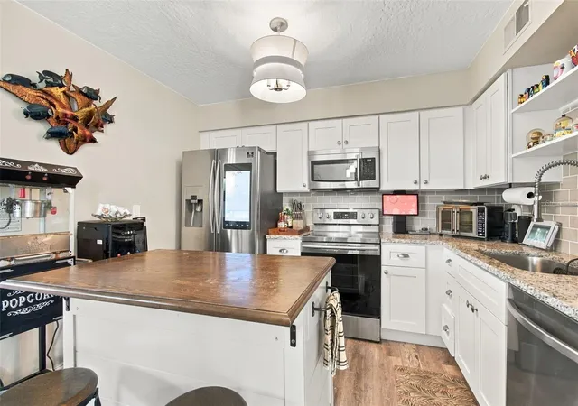 Photo 1 of Townhouse for sale at 1880 Clearbrooke Dr, Clearwater, FL 33760 | MLS# TB8556542 | Listing updated on 2026-10-14