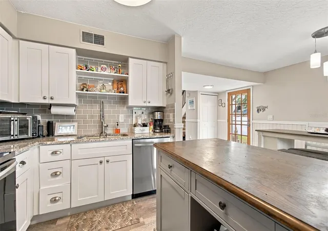 Photo 2 of Townhouse for sale at 1880 Clearbrooke Dr, Clearwater, FL 33760 | MLS# TB8556542 | Listing updated on 2026-10-14